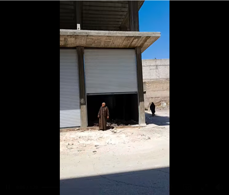 محل للبيع مساحة 79 م - شارع الكورنيش - الباب