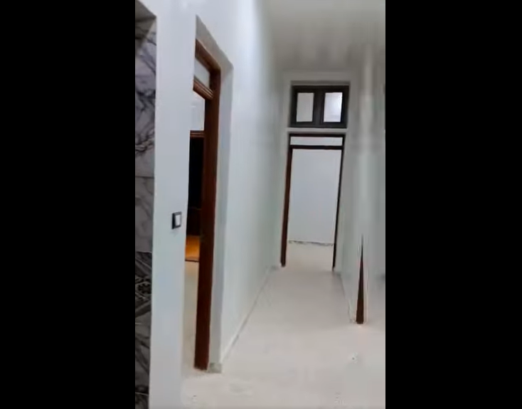 شقة سكنية للبيع في الباب مساحة 90م طابق ثاني مع سطح