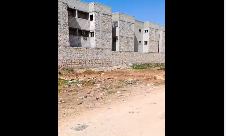 ارض بمساحة 1000 م - واجهة 47 متر